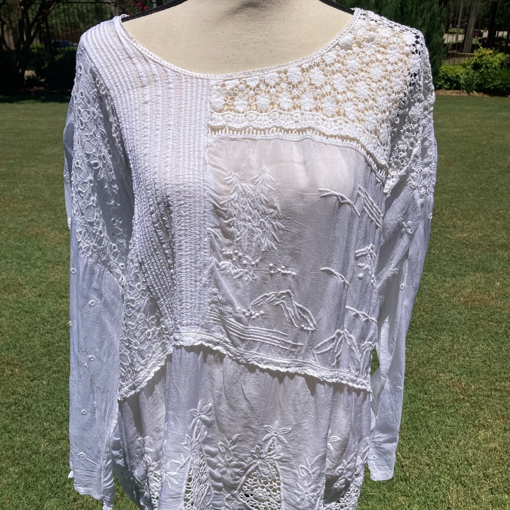 Johnny Was White Embroidered Blouse